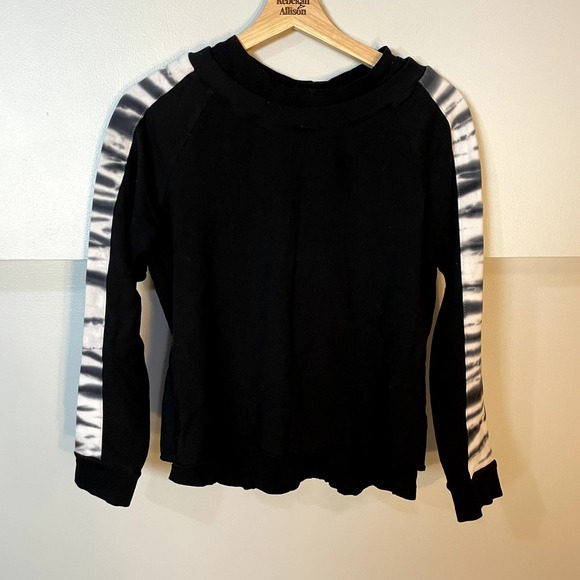 MONROW Layered Printed Soft Sweatshirt in Black & White Size XS - Picture 7 of 16